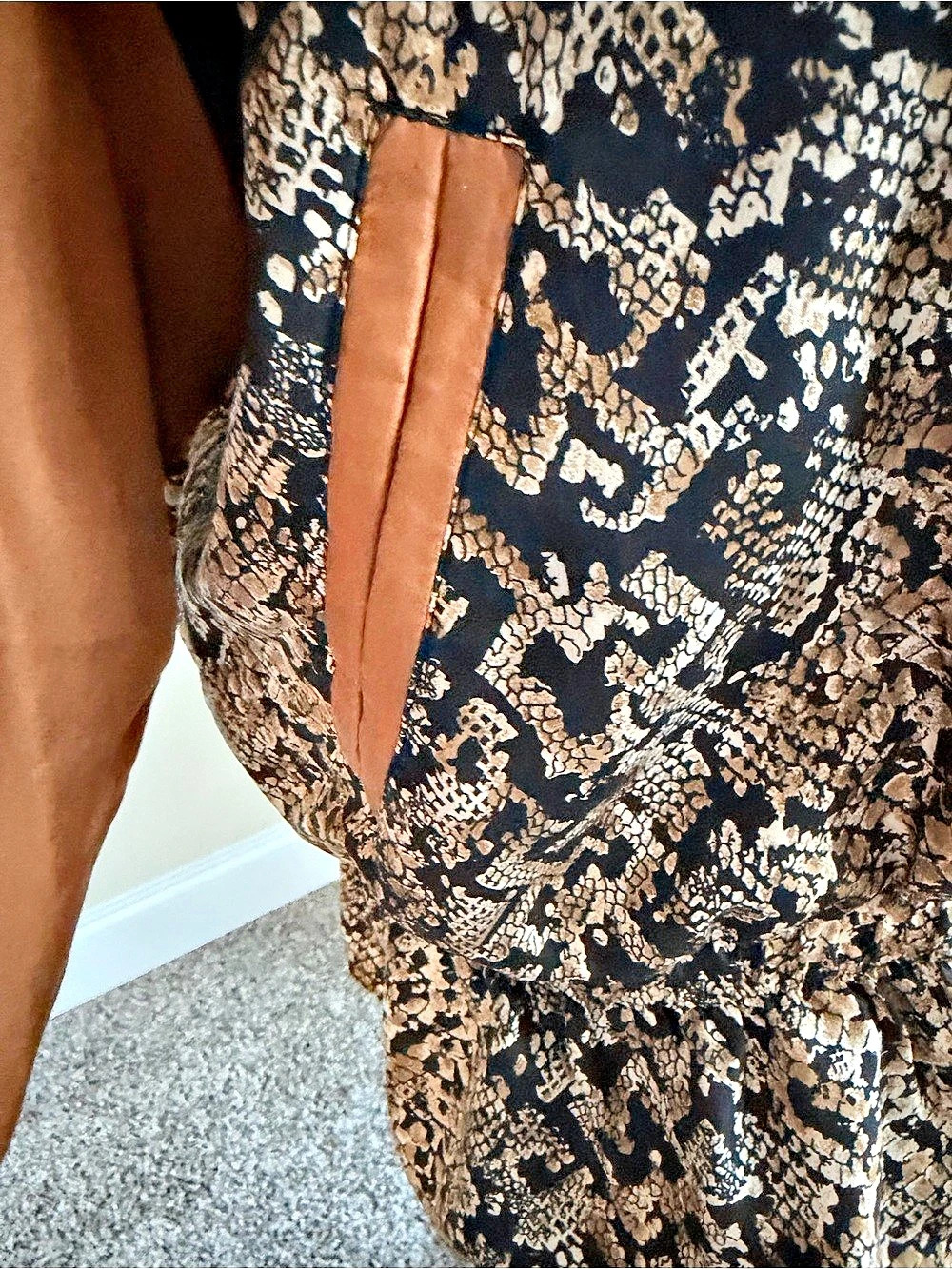 Vintage East West 100% Silk Snake Print Peplum Zip Jacket Funnel Neck Women M - Picture 5 of 12